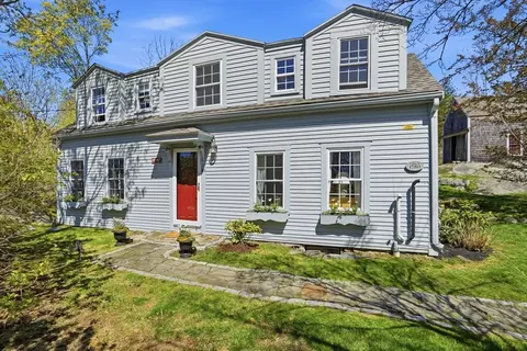 303 Beechwood St, Cohasset, MA 02025