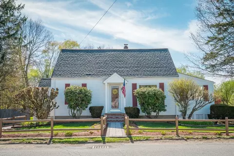 6 North St, Wilmington, MA 01887