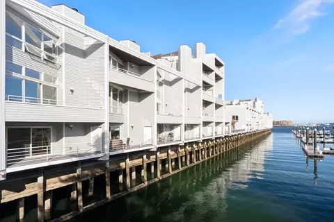 65 Constellation Wharf #65, Charlestown, MA 02129