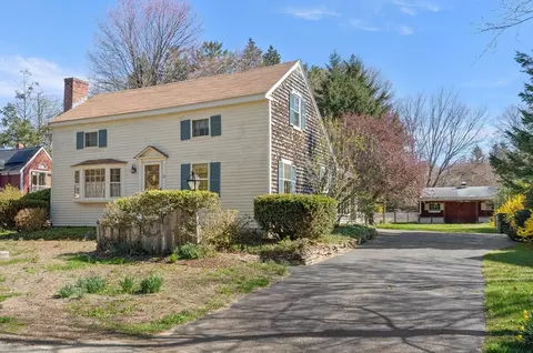 21 Prospect St, West Newbury, MA 01985