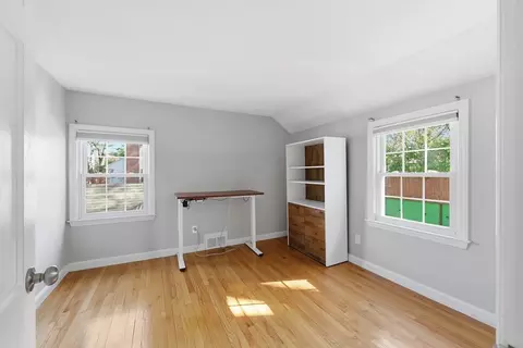145 Chalmers St, Springfield, MA 01118 photo 24