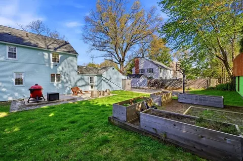 145 Chalmers St, Springfield, MA 01118 photo 32