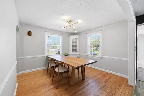 145 Chalmers St, Springfield, MA 01118 photo 8