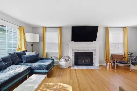 145 Chalmers St, Springfield, MA 01118 photo 11