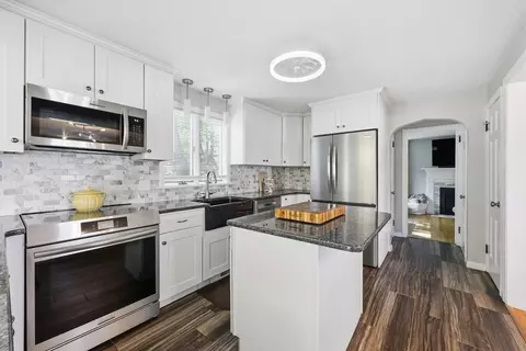 145 Chalmers St, Springfield, MA 01118 photo 5