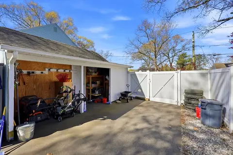 145 Chalmers St, Springfield, MA 01118 photo 35