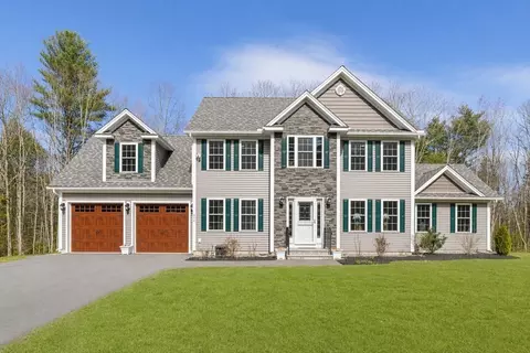 526 Hubbardston Rd, Templeton, MA 01468