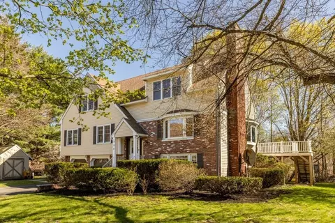 255 Worthen Rd E, Lexington, MA 02421