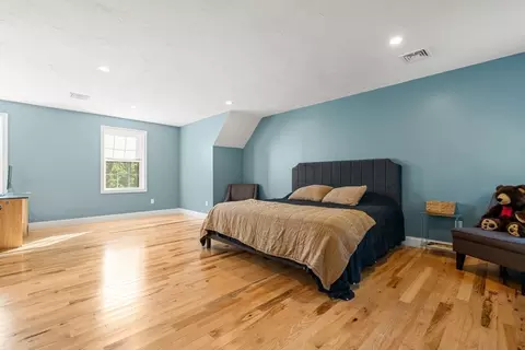 Bedroom - 17 Pond Edge Trl, Wareham, MA 02571 photo 7 of 9