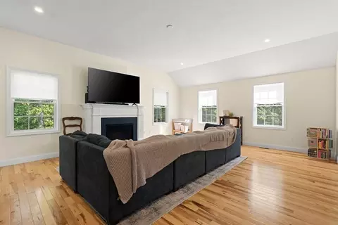Living - 17 Pond Edge Trl, Wareham, MA 02571 photo 1 of 1