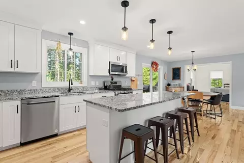 Kitchen - 17 Pond Edge Trl, Wareham, MA 02571 photo 2 of 3