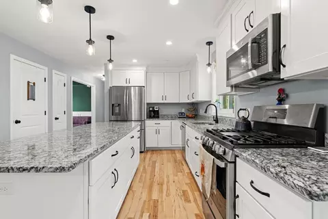 Kitchen - 17 Pond Edge Trl, Wareham, MA 02571 photo 3 of 3