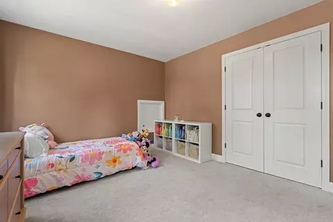 Bedroom - 17 Pond Edge Trl, Wareham, MA 02571 photo 4 of 9
