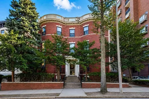 1253 Beacon St #C3, Brookline, MA 02446