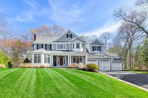 134 Fairchild Dr, Reading, MA 01867
