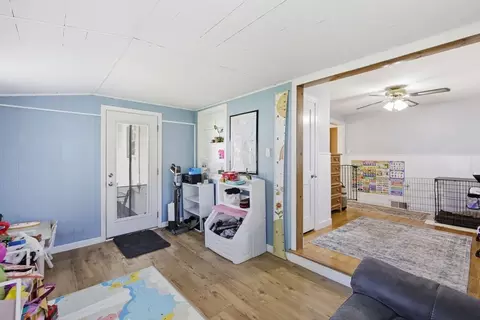 Entry Way - 33 Maple Ter, West Springfield, MA 01089 photo 3 of 6