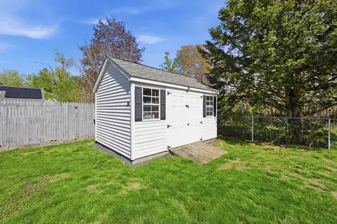 Exterior - 33 Maple Ter, West Springfield, MA 01089 photo 7 of 13