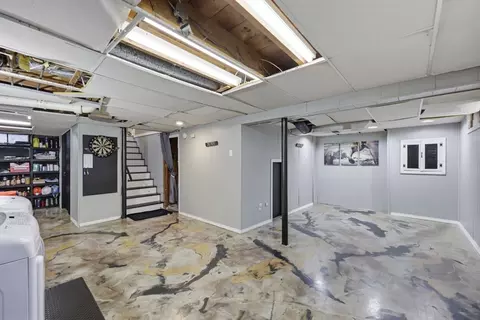 Entry Way - 33 Maple Ter, West Springfield, MA 01089 photo 6 of 6