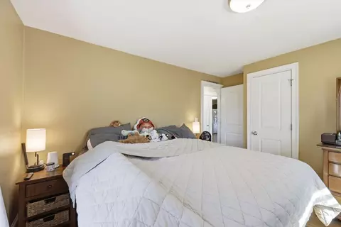 Bedroom - 33 Maple Ter, West Springfield, MA 01089 photo 2 of 4