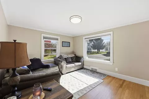 Living - 33 Maple Ter, West Springfield, MA 01089 photo 1 of 2