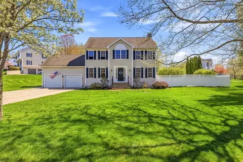 1 Tallowood Ln, Amesbury, MA 01913