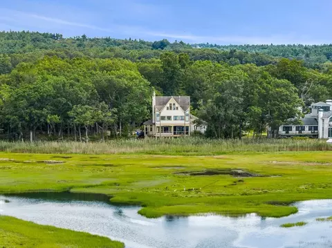51 Lebaron Rd, Essex, MA 01929