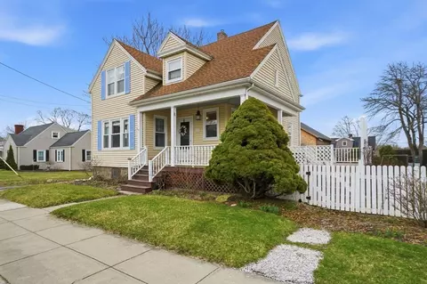 73 Moore St, Fall River, MA 02720 photo 2