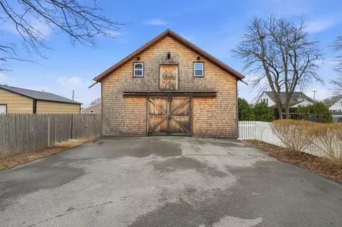 73 Moore St, Fall River, MA 02720 photo 4