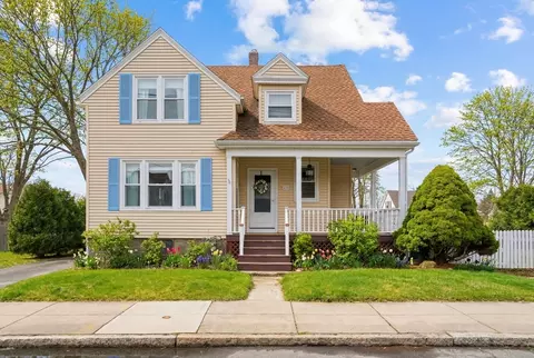 73 Moore St, Fall River, MA 02720