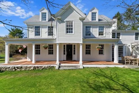 66 North St, Lexington, MA 02420