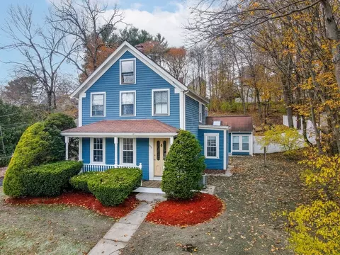 Exterior - 856 Main St, Reading, MA 01867 photo 2 of 5