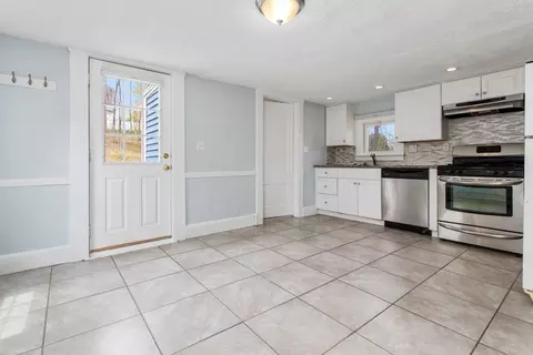 Kitchen - 856 Main St, Reading, MA 01867 photo 7 of 8