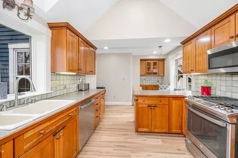 Kitchen - 856 Main St, Reading, MA 01867 photo 1 of 8