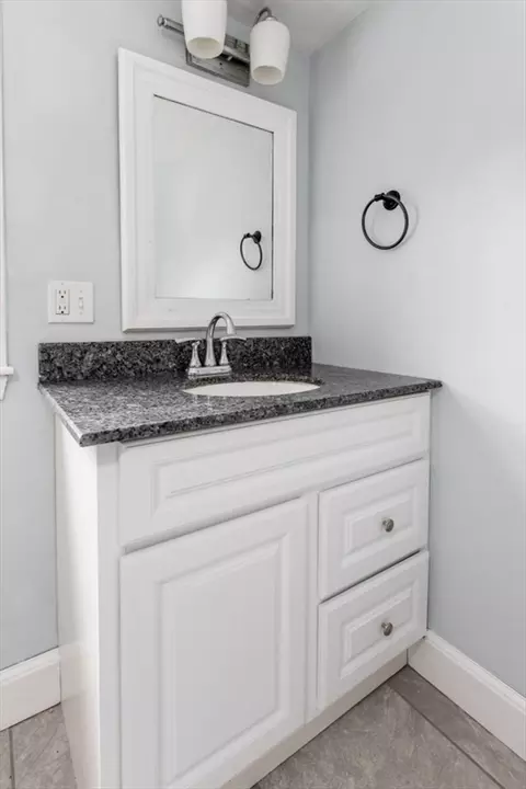 Bath - 856 Main St, Reading, MA 01867 photo 2 of 3