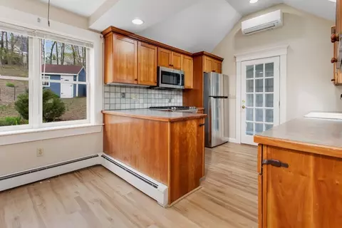 Kitchen - 856 Main St, Reading, MA 01867 photo 2 of 8