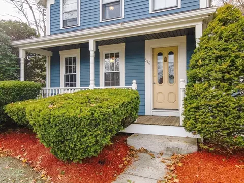 Exterior - 856 Main St, Reading, MA 01867 photo 3 of 5