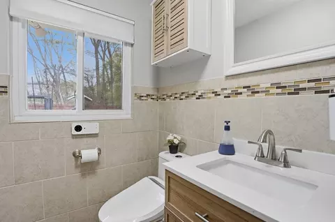 Bath - 7 Edith Rd, Framingham, MA 01701 photo 4 of 4