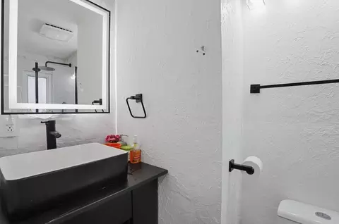 Bath - 7 Edith Rd, Framingham, MA 01701 photo 1 of 4