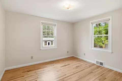 Bedroom - 33 Overhill Dr, Springfield, MA 01129 photo 1 of 5