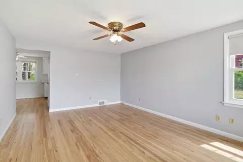 Living - 33 Overhill Dr, Springfield, MA 01129 photo 5 of 5