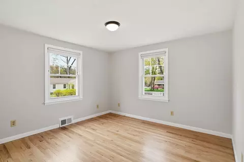 Bedroom - 33 Overhill Dr, Springfield, MA 01129 photo 2 of 5