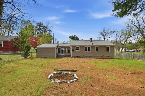 Exterior - 33 Overhill Dr, Springfield, MA 01129 photo 4 of 8