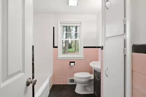 Bath - 33 Overhill Dr, Springfield, MA 01129 photo 2 of 2