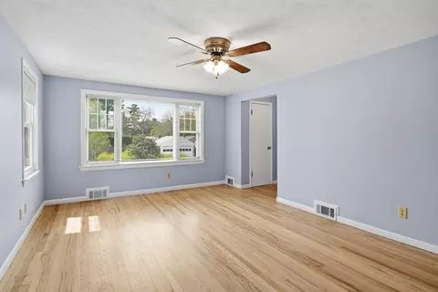 Living - 33 Overhill Dr, Springfield, MA 01129 photo 1 of 5