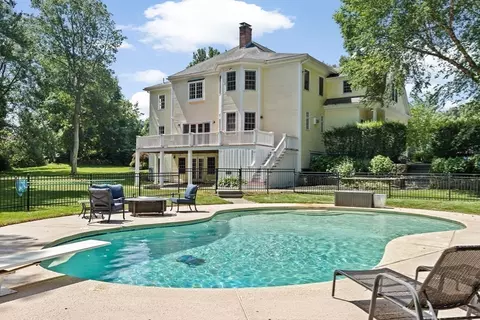 Exterior - 76 Clapp Rd, Scituate, MA 02066 photo 2 of 7