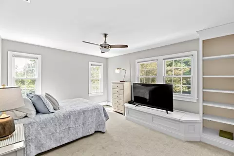 Bedroom - 76 Clapp Rd, Scituate, MA 02066 photo 2 of 3