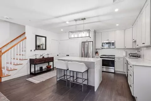 910 Saratoga St #20, Boston, MA 02128