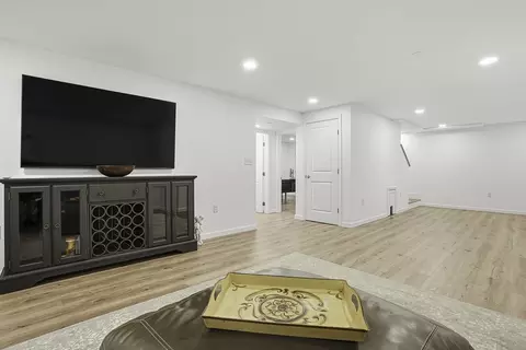8 Jackson Dr #8, Upton, MA 01568 photo 32