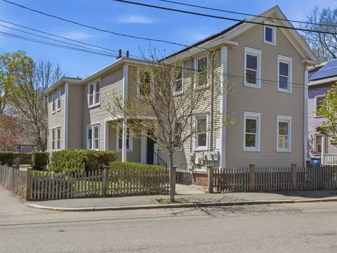 16 Pleasant St, Salem, MA 01970