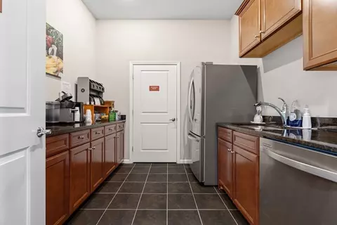 Kitchen - 23 Augustus Ct #4003, Reading, MA 01867 photo 5 of 5